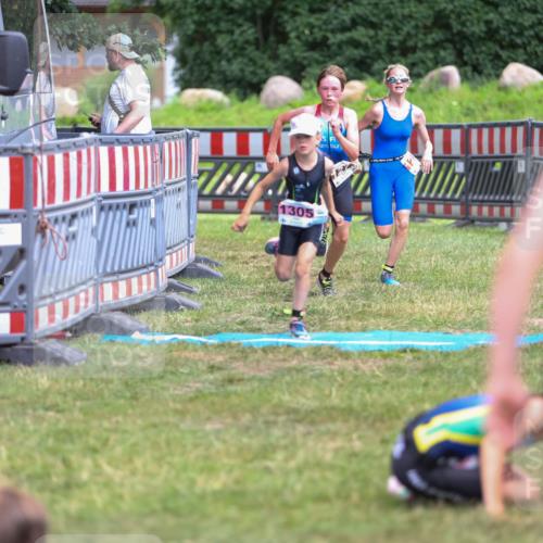 21.06.2026 - 29. Vierlanden-Triathlon Andreas Tolksdorf http://msf.ph/oto/9917403 21.06.2026 15:10:50 Ziel 1233, 1273, 1305, 1311, 1321 meine-sportfotos.de