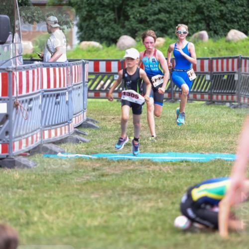 21.06.2026 - 29. Vierlanden-Triathlon Andreas Tolksdorf http://msf.ph/oto/9917406 21.06.2026 15:10:50 Ziel 1233, 1273, 1305, 1311, 1321 meine-sportfotos.de