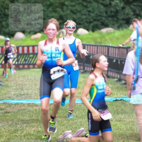 21.06.2026 - 29. Vierlanden-Triathlon Andreas Tolksdorf http://msf.ph/oto/9917418 21.06.2026 15:10:52 Ziel 1233, 1273, 1305, 1311, 1321 meine-sportfotos.de