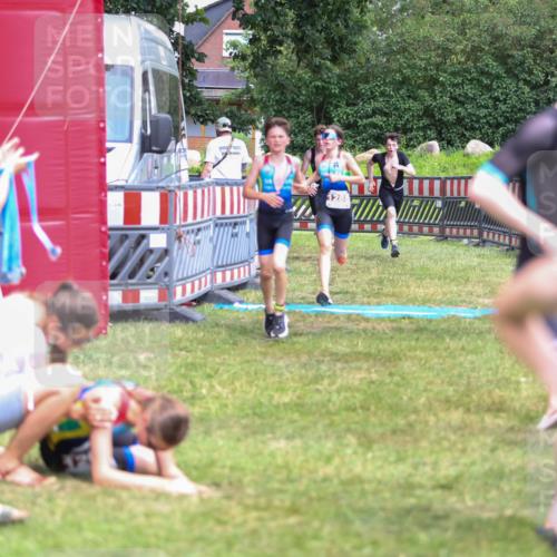 21.06.2026 - 29. Vierlanden-Triathlon Andreas Tolksdorf http://msf.ph/oto/9917441 21.06.2026 15:11:16 Ziel 1230, 1244, 1257, 1275, 1288, 1332 meine-sportfotos.de