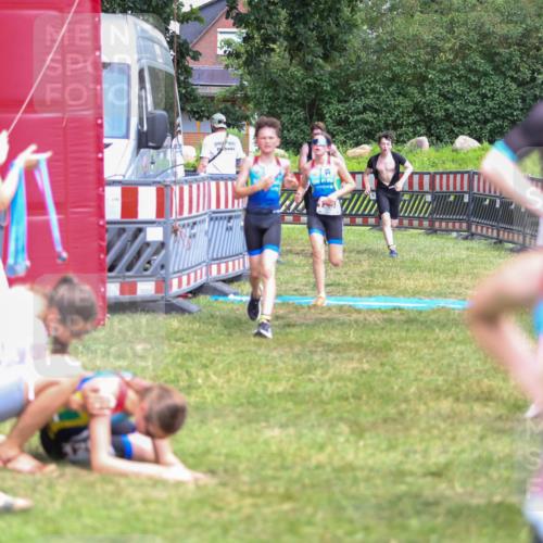 21.06.2026 - 29. Vierlanden-Triathlon Andreas Tolksdorf http://msf.ph/oto/9917443 21.06.2026 15:11:16 Ziel 1230, 1244, 1257, 1275, 1288, 1332 meine-sportfotos.de