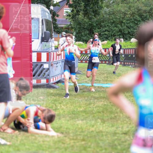 21.06.2026 - 29. Vierlanden-Triathlon Andreas Tolksdorf http://msf.ph/oto/9917451 21.06.2026 15:11:16 Ziel 1230, 1244, 1257, 1275, 1288, 1332 meine-sportfotos.de