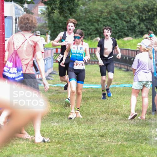 21.06.2026 - 29. Vierlanden-Triathlon Andreas Tolksdorf http://msf.ph/oto/9917452 21.06.2026 15:11:19 Ziel 1230, 1244, 1257, 1275, 1288, 1332 meine-sportfotos.de