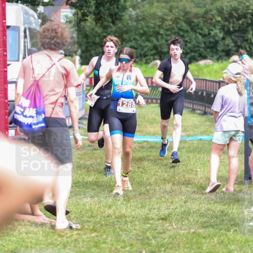 21.06.2026 - 29. Vierlanden-Triathlon Andreas Tolksdorf http://msf.ph/oto/9917454 21.06.2026 15:11:19 Ziel 1230, 1244, 1257, 1275, 1288, 1332 meine-sportfotos.de