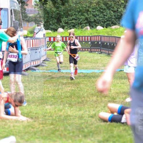 21.06.2026 - 29. Vierlanden-Triathlon Andreas Tolksdorf http://msf.ph/oto/9917485 21.06.2026 15:11:31 Ziel 1275, 1317, 1332 meine-sportfotos.de
