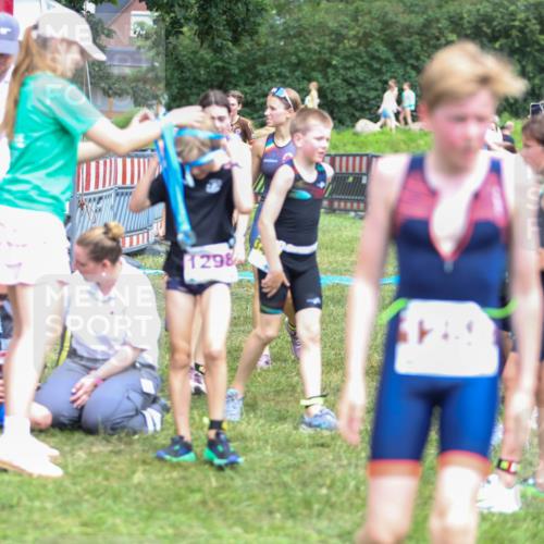 21.06.2026 - 29. Vierlanden-Triathlon Andreas Tolksdorf http://msf.ph/oto/9917507 21.06.2026 15:12:59 Ziel 1249, 1258, 1260, 1290, 1298, 1318 meine-sportfotos.de