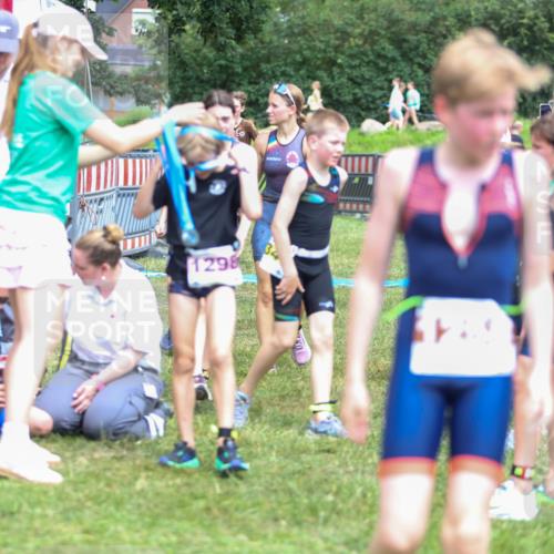 21.06.2026 - 29. Vierlanden-Triathlon Andreas Tolksdorf http://msf.ph/oto/9917508 21.06.2026 15:12:59 Ziel 1249, 1258, 1260, 1290, 1298, 1318 meine-sportfotos.de