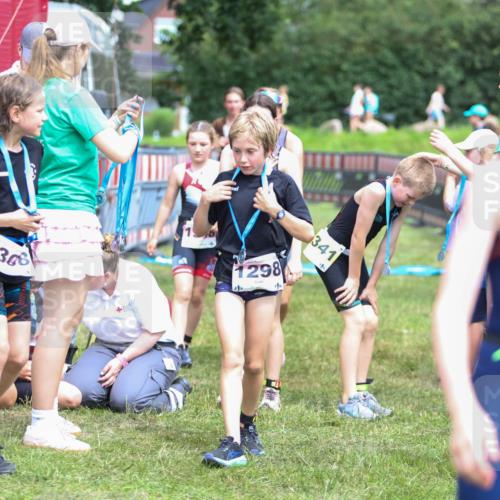 21.06.2026 - 29. Vierlanden-Triathlon Andreas Tolksdorf http://msf.ph/oto/9917514 21.06.2026 15:13:00 Ziel 1249, 1258, 1260, 1290, 1298, 1318 meine-sportfotos.de