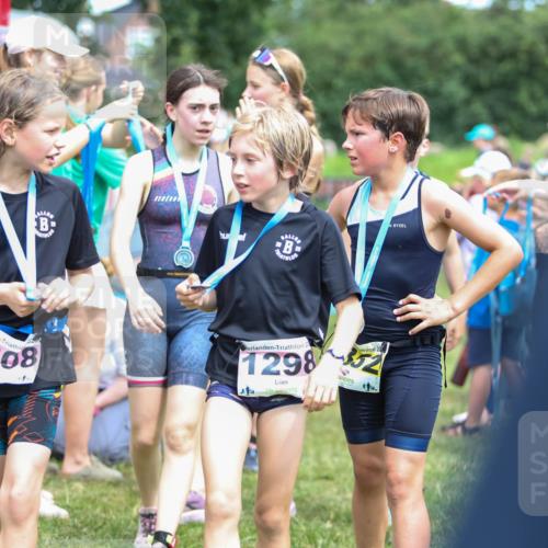 21.06.2026 - 29. Vierlanden-Triathlon Andreas Tolksdorf http://msf.ph/oto/9917526 21.06.2026 15:13:03 Ziel 1249, 1260, 1290, 1318 meine-sportfotos.de
