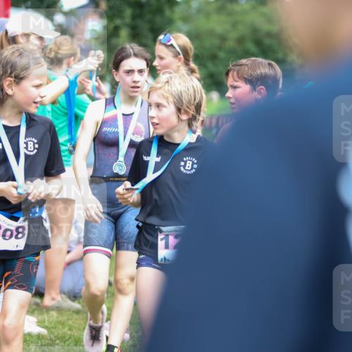 21.06.2026 - 29. Vierlanden-Triathlon Andreas Tolksdorf http://msf.ph/oto/9917528 21.06.2026 15:13:03 Ziel 1249, 1260, 1290, 1318 meine-sportfotos.de