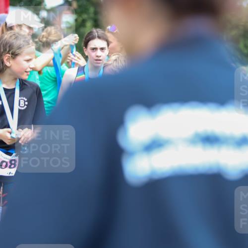21.06.2026 - 29. Vierlanden-Triathlon Andreas Tolksdorf http://msf.ph/oto/9917530 21.06.2026 15:13:03 Ziel 1249, 1260, 1290, 1318 meine-sportfotos.de