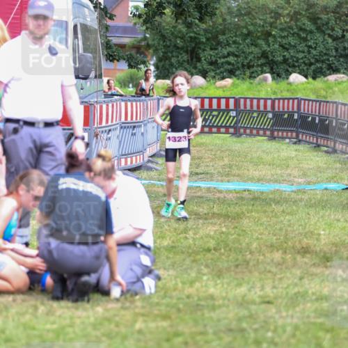 21.06.2026 - 29. Vierlanden-Triathlon Andreas Tolksdorf http://msf.ph/oto/9917542 21.06.2026 15:13:20 Ziel 1229, 1253, 1264 meine-sportfotos.de