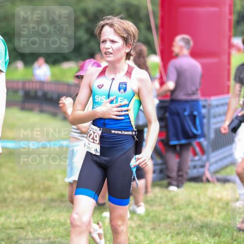 21.06.2026 - 29. Vierlanden-Triathlon Andreas Tolksdorf http://msf.ph/oto/9917616 21.06.2026 15:13:51 Ziel 1320, 1335 meine-sportfotos.de