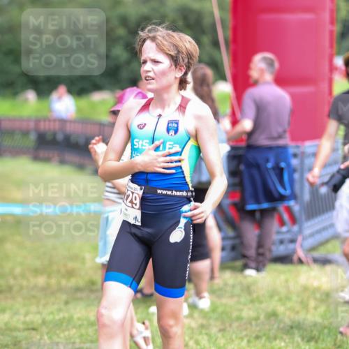 21.06.2026 - 29. Vierlanden-Triathlon Andreas Tolksdorf http://msf.ph/oto/9917618 21.06.2026 15:13:52 Ziel 1320, 1335 meine-sportfotos.de