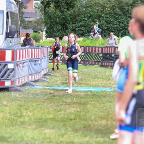 21.06.2026 - 29. Vierlanden-Triathlon Andreas Tolksdorf http://msf.ph/oto/9917622 21.06.2026 15:13:57 Ziel 1320, 1335 meine-sportfotos.de