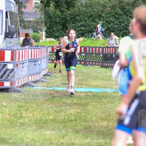 21.06.2026 - 29. Vierlanden-Triathlon Andreas Tolksdorf http://msf.ph/oto/9917626 21.06.2026 15:13:58 Ziel 1320, 1335 meine-sportfotos.de