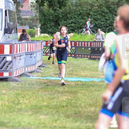 21.06.2026 - 29. Vierlanden-Triathlon Andreas Tolksdorf http://msf.ph/oto/9917627 21.06.2026 15:13:58 Ziel 1320, 1335 meine-sportfotos.de