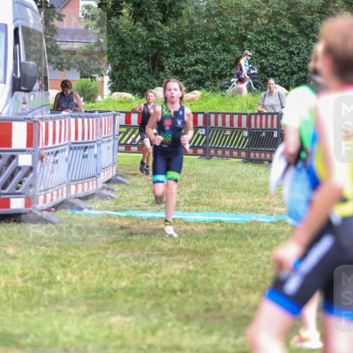 21.06.2026 - 29. Vierlanden-Triathlon Andreas Tolksdorf http://msf.ph/oto/9917629 21.06.2026 15:13:58 Ziel 1320, 1335 meine-sportfotos.de