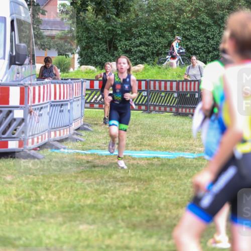 21.06.2026 - 29. Vierlanden-Triathlon Andreas Tolksdorf http://msf.ph/oto/9917630 21.06.2026 15:13:58 Ziel 1320, 1335 meine-sportfotos.de