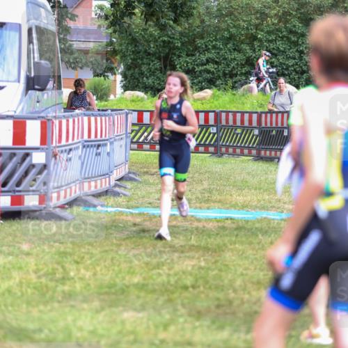 21.06.2026 - 29. Vierlanden-Triathlon Andreas Tolksdorf http://msf.ph/oto/9917634 21.06.2026 15:13:58 Ziel 1320, 1335 meine-sportfotos.de