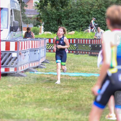 21.06.2026 - 29. Vierlanden-Triathlon Andreas Tolksdorf http://msf.ph/oto/9917635 21.06.2026 15:13:58 Ziel 1320, 1335 meine-sportfotos.de