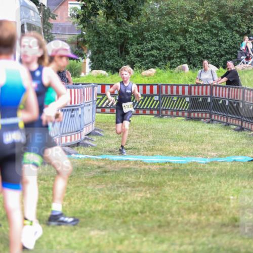 21.06.2026 - 29. Vierlanden-Triathlon Andreas Tolksdorf http://msf.ph/oto/9917636 21.06.2026 15:14:00 Ziel 1320, 1335 meine-sportfotos.de