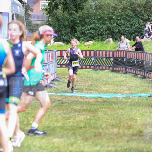 21.06.2026 - 29. Vierlanden-Triathlon Andreas Tolksdorf http://msf.ph/oto/9917638 21.06.2026 15:14:00 Ziel 1320, 1335 meine-sportfotos.de