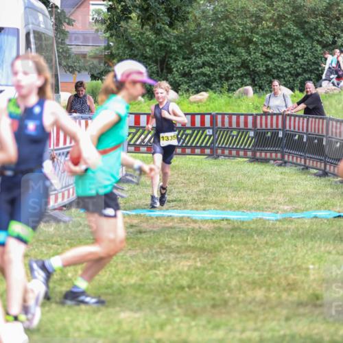 21.06.2026 - 29. Vierlanden-Triathlon Andreas Tolksdorf http://msf.ph/oto/9917640 21.06.2026 15:14:01 Ziel 1320, 1335 meine-sportfotos.de