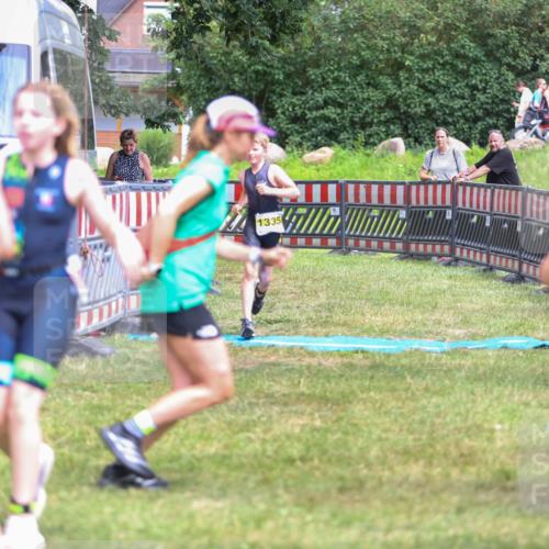 21.06.2026 - 29. Vierlanden-Triathlon Andreas Tolksdorf http://msf.ph/oto/9917641 21.06.2026 15:14:01 Ziel 1320, 1335 meine-sportfotos.de