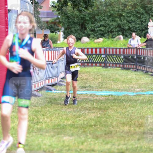21.06.2026 - 29. Vierlanden-Triathlon Andreas Tolksdorf http://msf.ph/oto/9917649 21.06.2026 15:14:02 Ziel 1320, 1335 meine-sportfotos.de