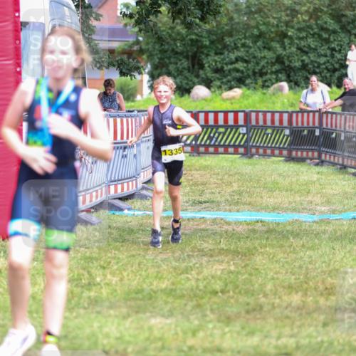21.06.2026 - 29. Vierlanden-Triathlon Andreas Tolksdorf http://msf.ph/oto/9917650 21.06.2026 15:14:02 Ziel 1320, 1335 meine-sportfotos.de