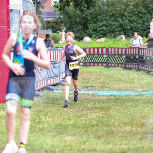 21.06.2026 - 29. Vierlanden-Triathlon Andreas Tolksdorf http://msf.ph/oto/9917651 21.06.2026 15:14:02 Ziel 1320, 1335 meine-sportfotos.de