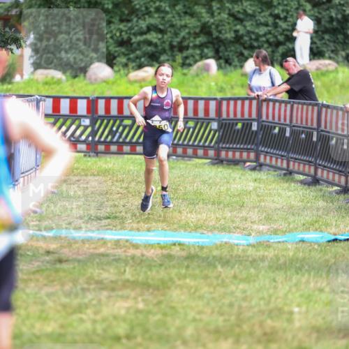 21.06.2026 - 29. Vierlanden-Triathlon Andreas Tolksdorf http://msf.ph/oto/9917653 21.06.2026 15:14:08 Ziel  meine-sportfotos.de
