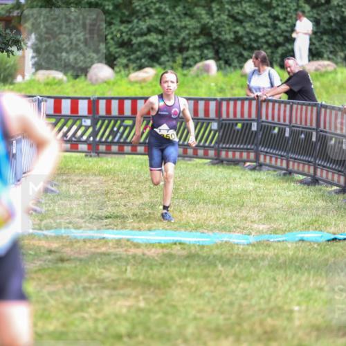 21.06.2026 - 29. Vierlanden-Triathlon Andreas Tolksdorf http://msf.ph/oto/9917656 21.06.2026 15:14:08 Ziel  meine-sportfotos.de