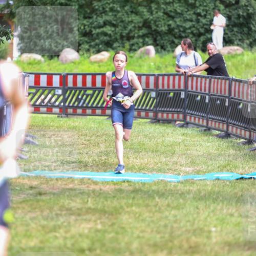 21.06.2026 - 29. Vierlanden-Triathlon Andreas Tolksdorf http://msf.ph/oto/9917662 21.06.2026 15:14:09 Ziel 1295 meine-sportfotos.de