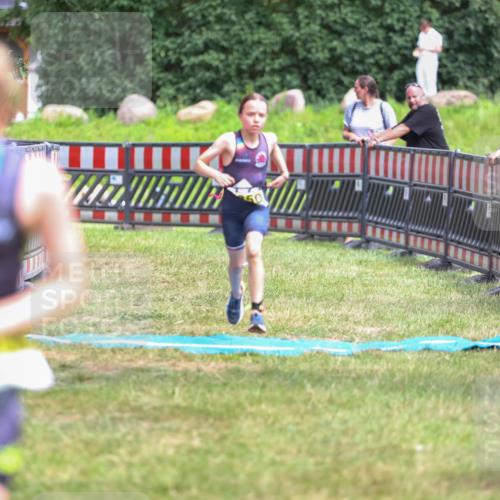 21.06.2026 - 29. Vierlanden-Triathlon Andreas Tolksdorf http://msf.ph/oto/9917667 21.06.2026 15:14:09 Ziel 1295 meine-sportfotos.de