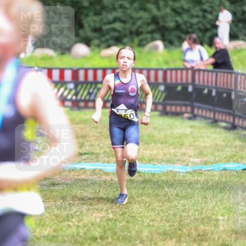 21.06.2026 - 29. Vierlanden-Triathlon Andreas Tolksdorf http://msf.ph/oto/9917675 21.06.2026 15:14:10 Ziel 1295 meine-sportfotos.de