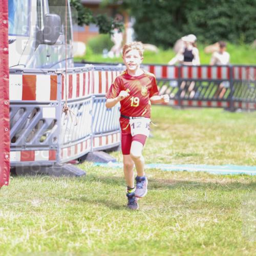 21.06.2026 - 29. Vierlanden-Triathlon Andreas Tolksdorf http://msf.ph/oto/9917680 21.06.2026 15:14:20 Ziel 1295 meine-sportfotos.de
