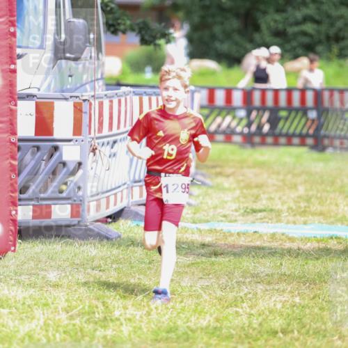 21.06.2026 - 29. Vierlanden-Triathlon Andreas Tolksdorf http://msf.ph/oto/9917684 21.06.2026 15:14:20 Ziel 1295 meine-sportfotos.de