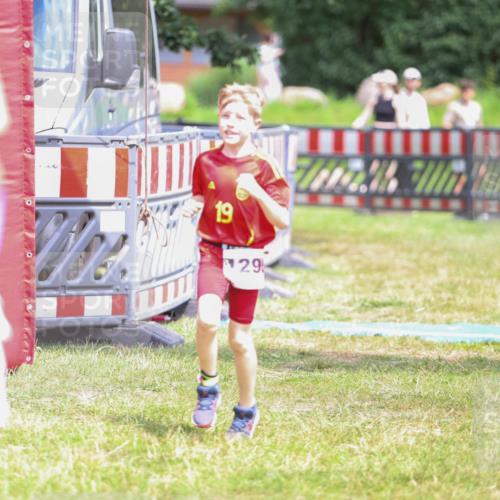 21.06.2026 - 29. Vierlanden-Triathlon Andreas Tolksdorf http://msf.ph/oto/9917687 21.06.2026 15:14:20 Ziel 1295 meine-sportfotos.de