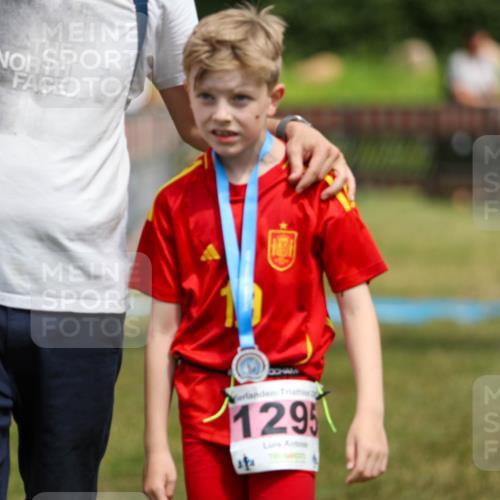 21.06.2026 - 29. Vierlanden-Triathlon Andreas Tolksdorf http://msf.ph/oto/9917699 21.06.2026 15:14:34 Ziel 1326 meine-sportfotos.de