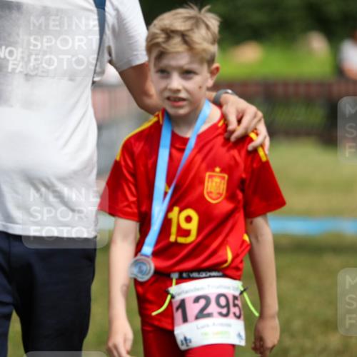 21.06.2026 - 29. Vierlanden-Triathlon Andreas Tolksdorf http://msf.ph/oto/9917702 21.06.2026 15:14:34 Ziel 1326 meine-sportfotos.de