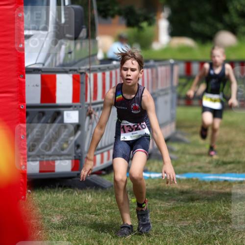 21.06.2026 - 29. Vierlanden-Triathlon Andreas Tolksdorf http://msf.ph/oto/9917704 21.06.2026 15:14:43 Ziel 1326, 1340 meine-sportfotos.de