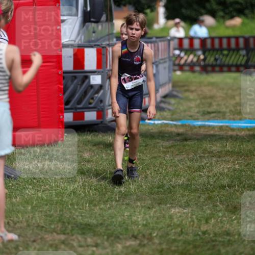 21.06.2026 - 29. Vierlanden-Triathlon Andreas Tolksdorf http://msf.ph/oto/9917718 21.06.2026 15:14:47 Ziel 1266, 1326, 1340 meine-sportfotos.de