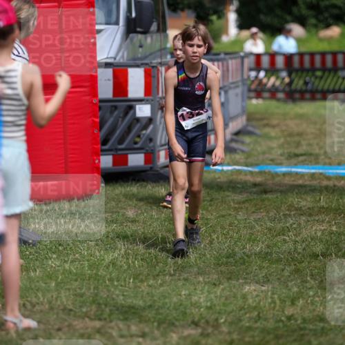 21.06.2026 - 29. Vierlanden-Triathlon Andreas Tolksdorf http://msf.ph/oto/9917720 21.06.2026 15:14:47 Ziel 1266, 1326, 1340 meine-sportfotos.de