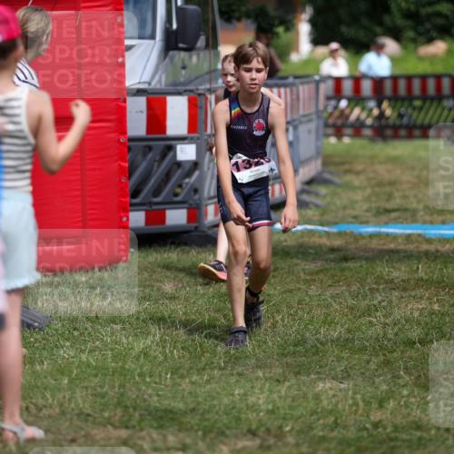 21.06.2026 - 29. Vierlanden-Triathlon Andreas Tolksdorf http://msf.ph/oto/9917722 21.06.2026 15:14:47 Ziel 1266, 1326, 1340 meine-sportfotos.de