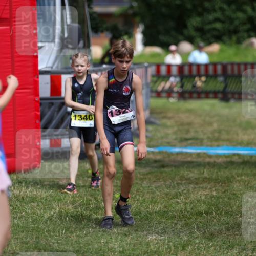 21.06.2026 - 29. Vierlanden-Triathlon Andreas Tolksdorf http://msf.ph/oto/9917727 21.06.2026 15:14:48 Ziel 1266, 1340 meine-sportfotos.de