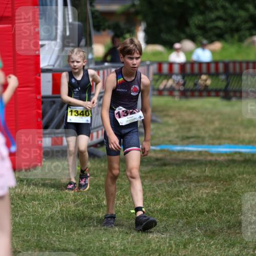 21.06.2026 - 29. Vierlanden-Triathlon Andreas Tolksdorf http://msf.ph/oto/9917731 21.06.2026 15:14:48 Ziel 1266, 1340 meine-sportfotos.de
