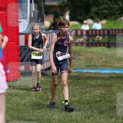 21.06.2026 - 29. Vierlanden-Triathlon Andreas Tolksdorf http://msf.ph/oto/9917732 21.06.2026 15:14:48 Ziel 1266, 1340 meine-sportfotos.de