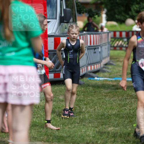 21.06.2026 - 29. Vierlanden-Triathlon Andreas Tolksdorf http://msf.ph/oto/9917740 21.06.2026 15:14:50 Ziel 1266, 1340 meine-sportfotos.de